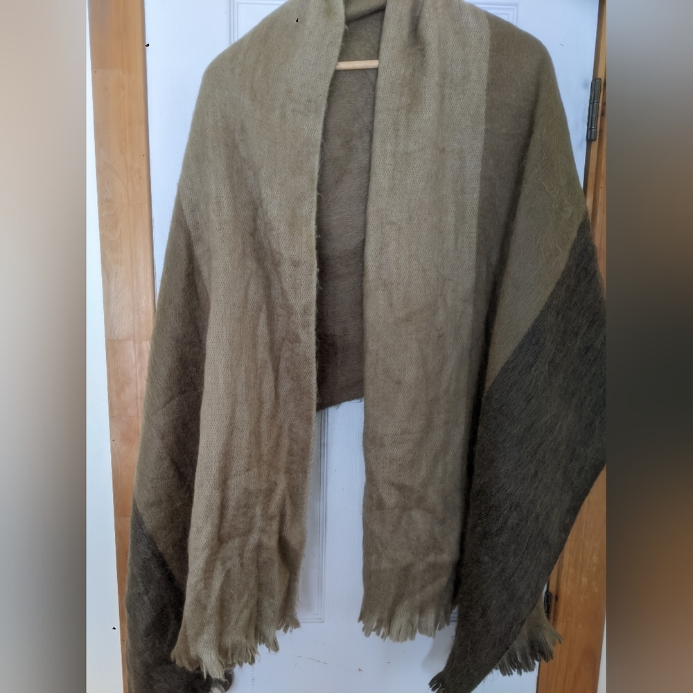 Alpaca Wrap Shawl throw - Picture 2 of 12